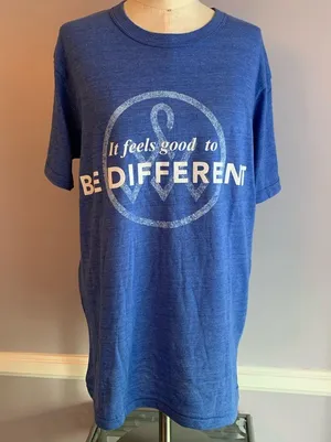 Alternative Earth unisex blue t-shirt It feels good to BE DIFFERENT Size Large thumbnail 1