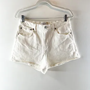 Abercrombie & Fitch The '90s Relaxed High Rise Cutoff Short Cream 30 / 10 thumbnail 3