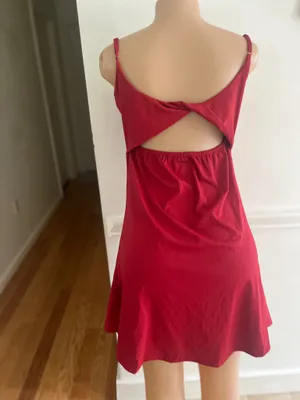Halara Stylish red sleeveless dress with a simple design. Perfect for casual outings. thumbnail 7