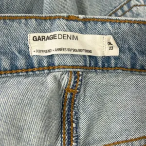 Garage 100% Cotton High Rise Boyfriend Jeans Sz 23 Vintage Fit Distressed Denim thumbnail 10