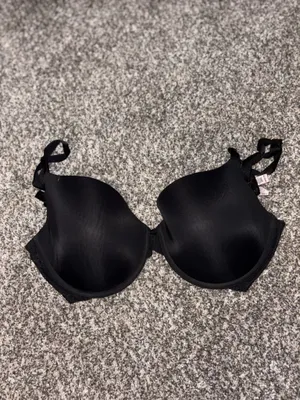Victoria's Secret Black T-Shirt Bra thumbnail 2