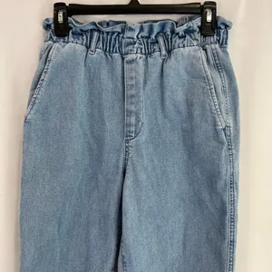 Gap Paperbag Light Wash‎ Pull On Mom Jeans High Rise thumbnail 2