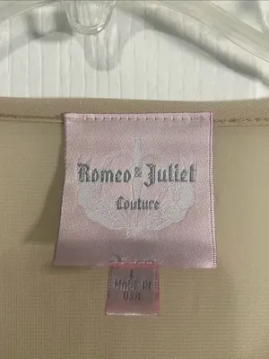 Romeo & Juliet Couture Gold Sequin Short Sleeve Blouse thumbnail 2