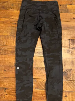 LULU🍋 Fast n‎ Free Camo Crop thumbnail 4