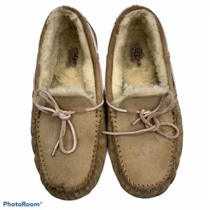 Ugg Women's Sz 11 Dakota Slipper Leather Nubuck Beige Tobacco Slip On Shoes 5612 thumbnail 3