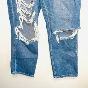 Light Wash Ripped Highest Rise 90’s Boyfriend Jeans thumbnail 5