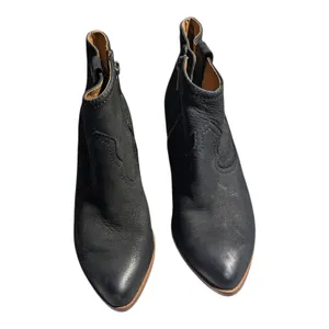 Frye Reina Black Burnished Suede Block Heel Pointed Toe Western Ankle Boots Sz 7 thumbnail 2