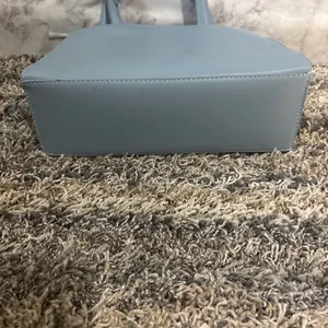 Light Blue Structured Tote Handbag with Gold Hardware thumbnail 7