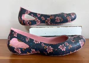 Crocs Kadee Floral Navy Pink Ballet‎ Flats Slip On Shoes Womens Size 7 thumbnail 1