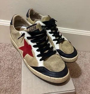 Golden Goose Sneakers thumbnail 1