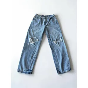 Universal Thread 90s Baggy Distressed Jeans Womens 8/29R Blue High Rise thumbnail 2