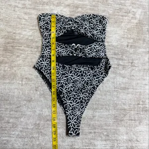 Nasty Gal Women 4 Floral Textured Black Cut out One Piece Swimsuit Strapless New thumbnail 4