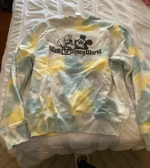 Crew Neck thumbnail 1