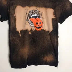 Gildan Halloween‎ bleached lips and pumpkin tongue T-shirt size medium thumbnail 4