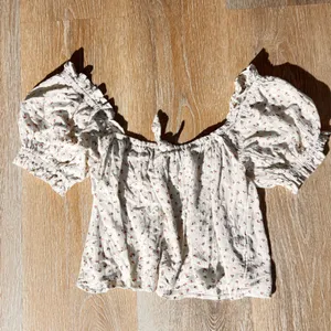 Billabong White Puff Sleeve Ruffled Blouse thumbnail 1