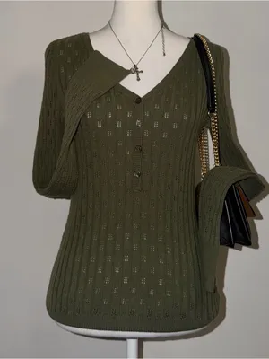 2000s vintage style dark forest green diamond like pattern long sleeve henley thumbnail 1