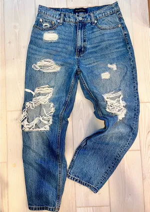Mom Jeans  thumbnail 1
