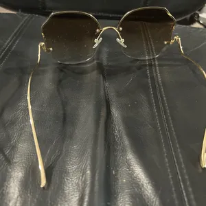 Elegant Brown Sunglasses thumbnail 9