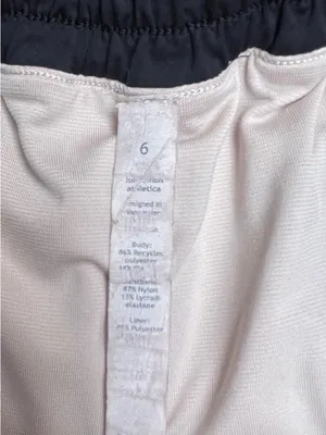 Lululemon Hotty Hot Short Activewear Gym Training Size 6 Performance Outdoor thumbnail 5