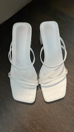 White Strappy Blocked Kitten Heels Size 6.5 thumbnail 2