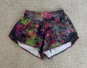 Lululemon Floral Hotty Hot Lowrise Lined 2.5” Shorts Size 2 thumbnail 1