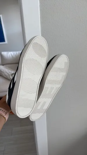 Thousand Fell Women’s Shoe Size 7.5 thumbnail 3