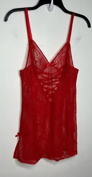 Victoria’s Secret red lace unlined lingerie‎ size medium thumbnail 1