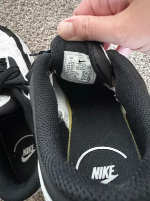 Nike Women’s Air Max Bolt Sneaker 9 Black White thumbnail 5