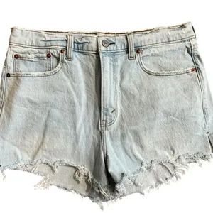 Abercrombie The Mom Short High Rise Light Wash Distressed Cutoff Jean Shorts 30 thumbnail 1