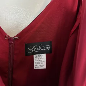 LA FEMME Satin Ballgown in Wine Size US 10 thumbnail 6