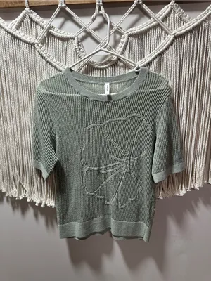 Amazon Sage Green Short Sleeve Crewneck Sweater with Floral Knit thumbnail 3