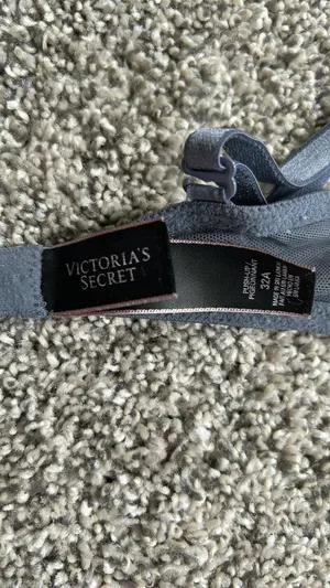 Victoria's Secret Bra thumbnail 3