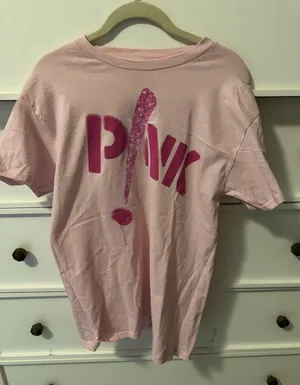 Pink t shirt Size XL thumbnail 1