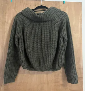 Sweater thumbnail 1