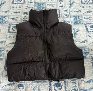 Woman’s cropped puffer vest Black Size M thumbnail 1