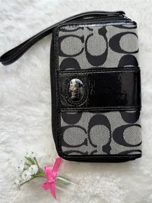 Vintage Coach Zip Around Wristlet thumbnail 2