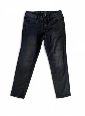 APT. 9 Faded Black Slim Capri Stretch Jeans | Size 8 thumbnail 1