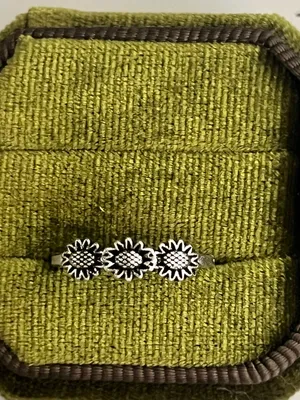 Boho/Chic Silver 3 Sunflowers Stainless Steel Band Size 6 thumbnail 2