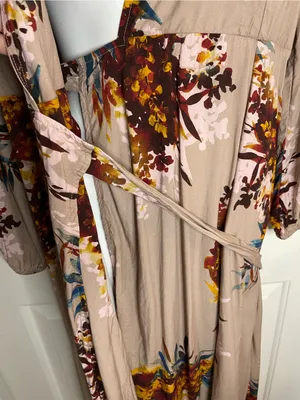The Odells Floral Maxi Wrap Dress in Taupe with Pink & Mustard Accents Size M thumbnail 8