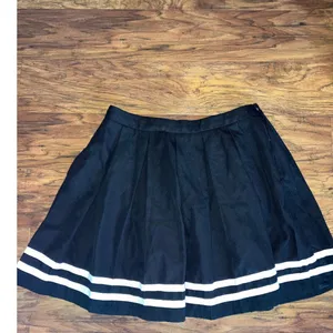 HOT TOPIC Black Pleated Cheer Skirt Size SM Small S Mini Skirt Kilt thumbnail 4