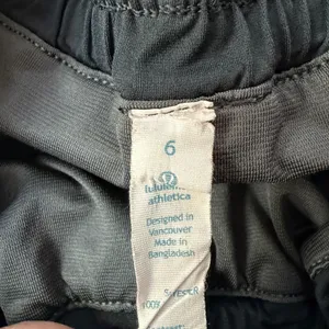 Lululemon Run Track Attack Running Shorts Black Athletic Women's Size 6 thumbnail 7