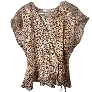 ASTR The Label Leopard Print Wrap Blouse Women Size Large Top thumbnail 1