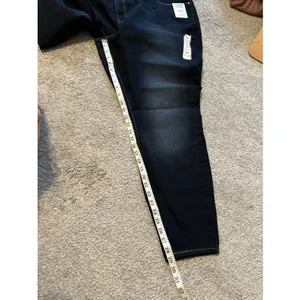 Signature Levi‎ Strauss Gold Label Mid-Rise Skinny Jeans - Size 28M, W39 | L30 thumbnail 5