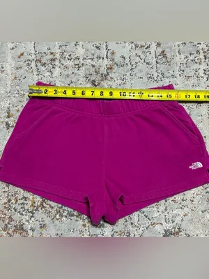 The North Face half dome logo shorts in magenta pink size Large thumbnail 6