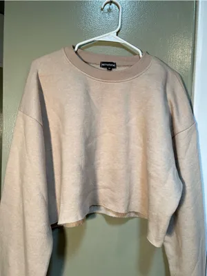 PrettyLittleThing Women's Size Medium Cropped Crewneck Sweatshirt Beige Fleece thumbnail 2