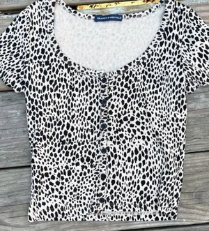 Brandy Melville Leopard Print Button Top thumbnail 2