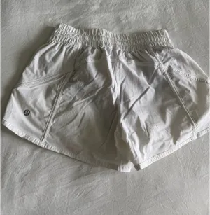 Lululemon Shorts Hotty Hot thumbnail 2