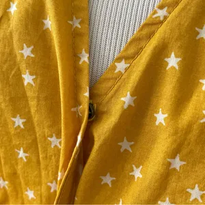 Madewell Wrap Top in Star Golden Yellow Scatter Print M thumbnail 8
