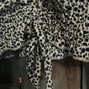 Hesperus Long Sleeve‎ Animal Print Cropped Top Size Medium thumbnail 4