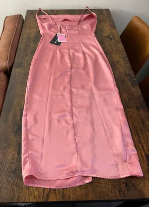 Pretty Little Thing Rose Strappy Satin Cowl Midi Dress thumbnail 15